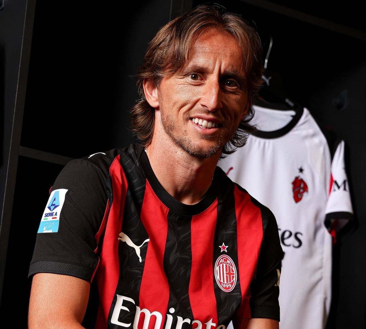 C罗2024年沙特联赛50球，率队夺亚冠