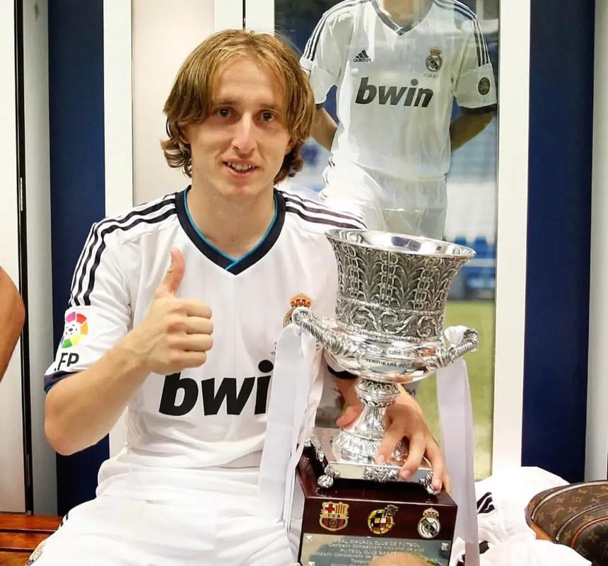 爱尔兰主帅：C罗只是一时冲动；球迷营造了难以置信的氛围